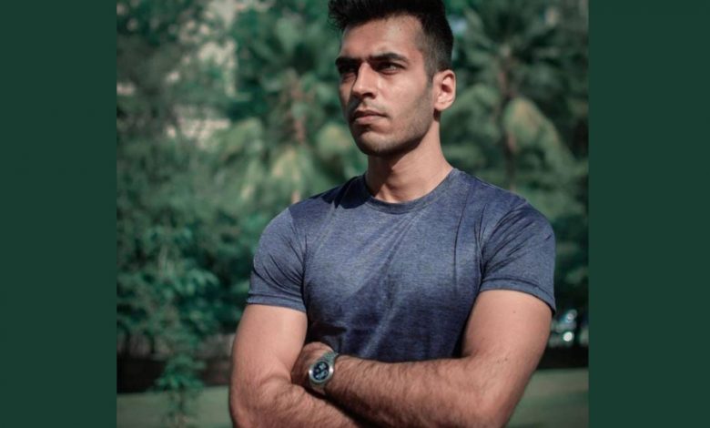 Fitness trainer Vinay Bhambwani helps clients carve their fitness story